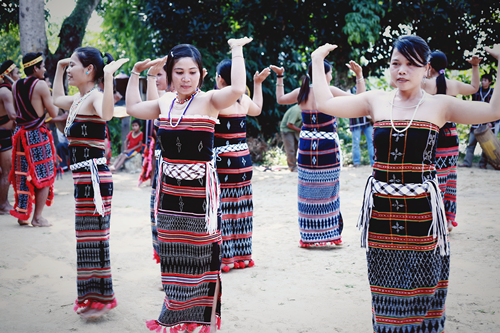 ជនរួមជាតិ Co Tuរៀនការធ្វើទេសចរណ៍ - ảnh 3